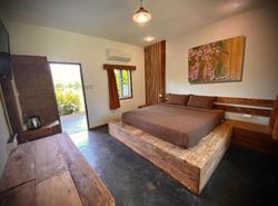 Kirina Retro House