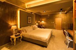 Kroque Boutique And Bistro Hotel