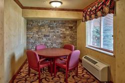 Mcm Elegante Suites