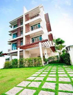 The Meet Green Apartment