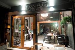 3 Laan House by ZUZU