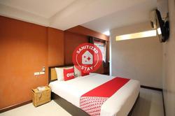 OYO 482 Pannee Lodge Khaosan