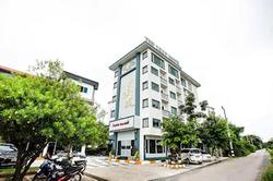 The Lilly Hotel by ZUZU