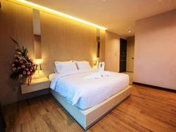 L Hotel