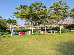 Hua Plee Lazy Beach Hotel