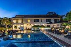 Merchant Villa