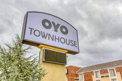 Oyo Townhouse Tulsa Woodland Hills