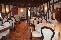 Logis Hotel Le Cheval Blanc