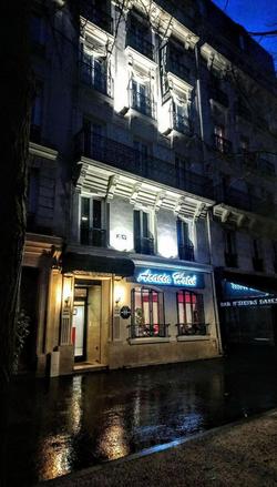 Acacia Hotel