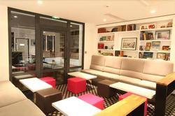 Hotel 202