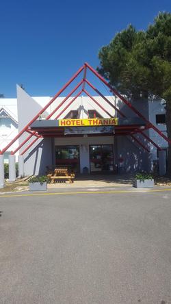Hotel Thania