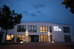 Hotel Starton Am Village