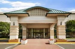 Clarion Hotel Suites Convention Center