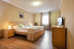 City Hotel