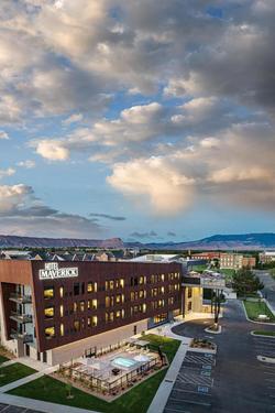 Hotel Maverick