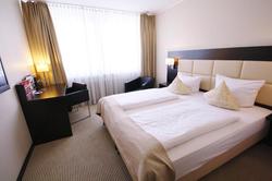 Zi Hotel & Lounge