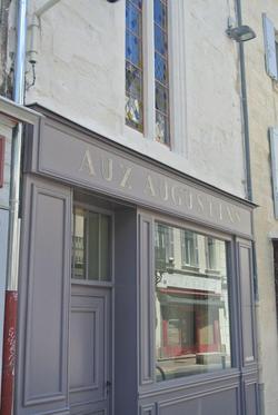 Aux Augustins