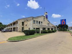Motel 6 Austin, TX - Central Downtown UT