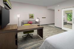 Hampton Inn & Suites Lexington Columbia