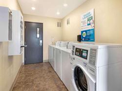 Woodspring Suites Wichita Airport