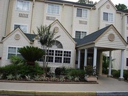 Hometown Inn & Suites Jacksonville - Butler Blvd./