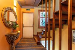 Wonder Wood Hotel