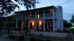 The Crossroads Inn (formerly Chantilly Lace Countr