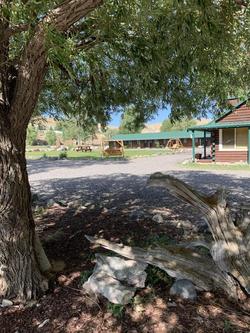 Chinook Winds Motel