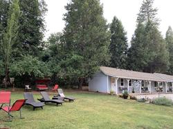 The Pines Motel And Cottages