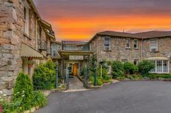 Echo Mountain Inn