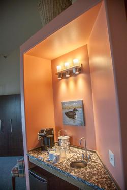 Blue Wave Inn