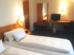 Hellers Twenty Four 2 (24H Self-Check-In)