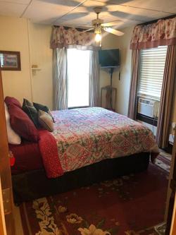 Reynolds House Inn & Motel