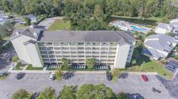 Barefoot Suite Condos Close To The Parks