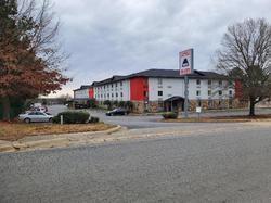 Little Rock Inn & Suites