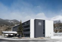 Summit Suites