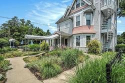 Yelton Manor Bed & Breakfast