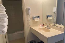 La Quinta Inn & Suites by Wyndham Bardstown