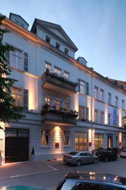 Aurora Hotel