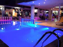 Twin Apart Hotel