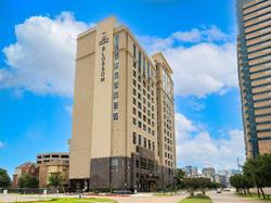 Blossom Hotel Houston, Curio Collection by Hilton