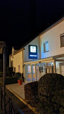 Logis Hotel Sully le Chateau