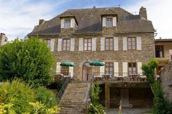 Logis Hostellerie Des Lauriers