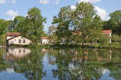Logis Hotel la Source Bleue