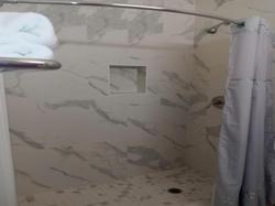 Deluxe 6 Inn Suites