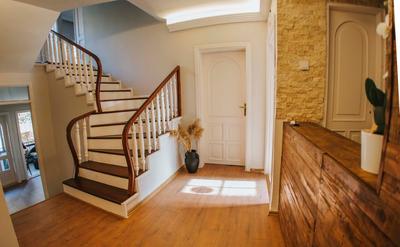 Mor Salkım Konağı