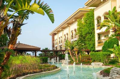 Crystal Palace Luxury Resort & Spa Hotel