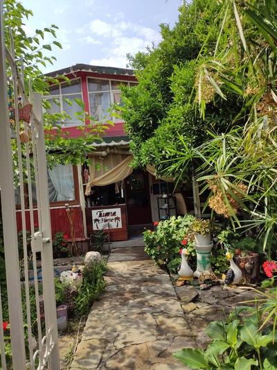 Side Tuana Garden Home