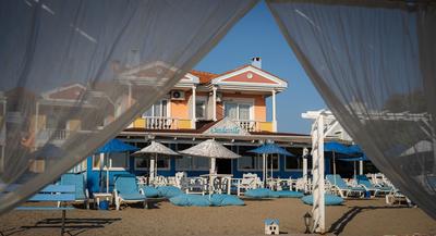 Cundavilla Hotel & Suites