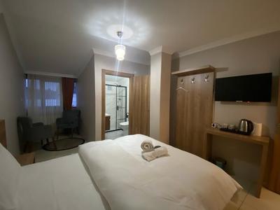 Coisin Royal Airport Hotel